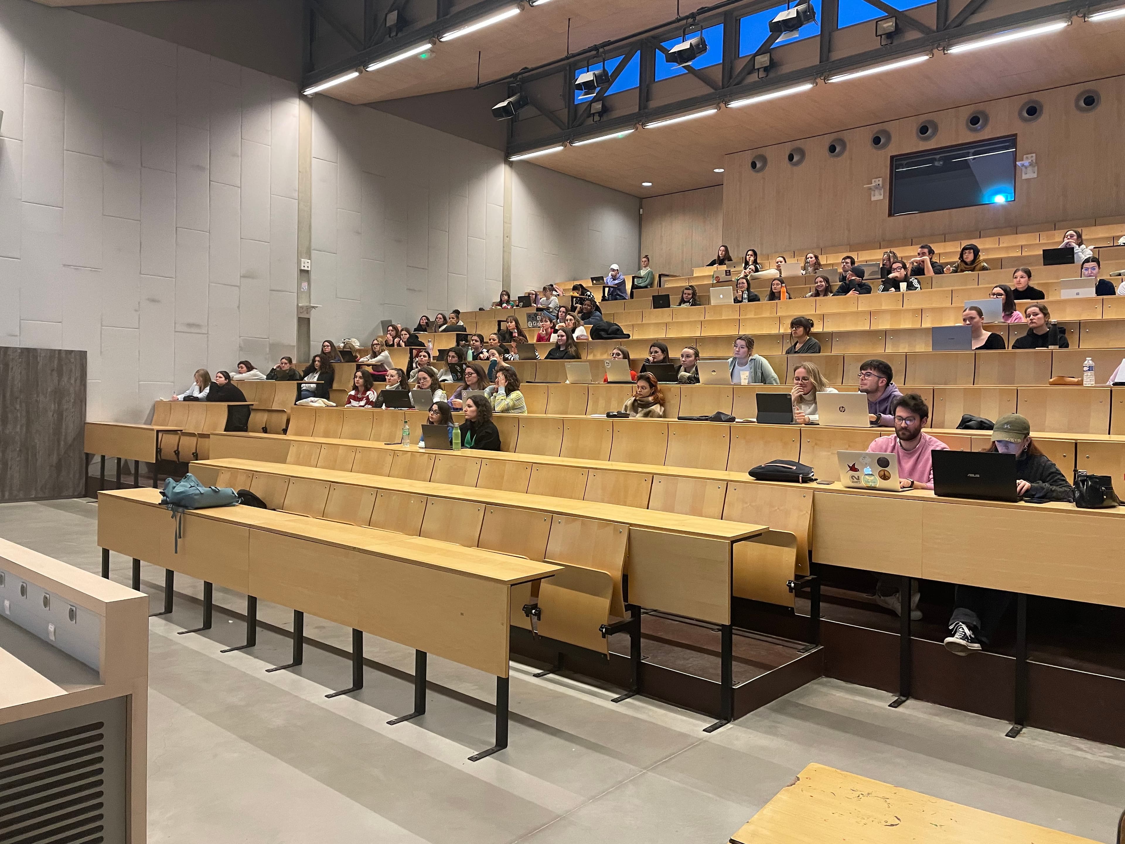 Deuxième photo de la conférence de sensibilisation du milieu carcéral à l'Université de Rennes 2